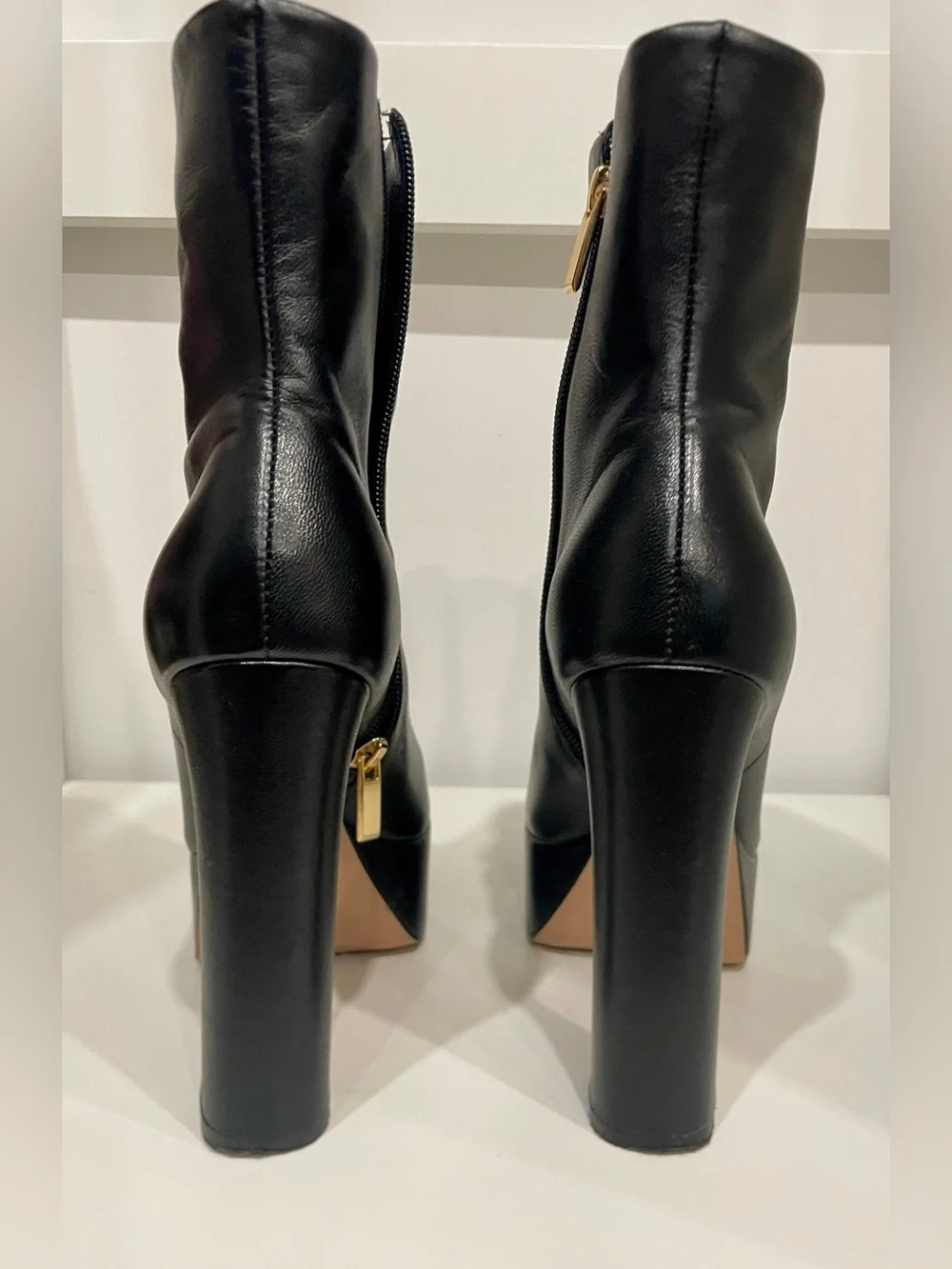 Saks Fifth Avenue buttery soft